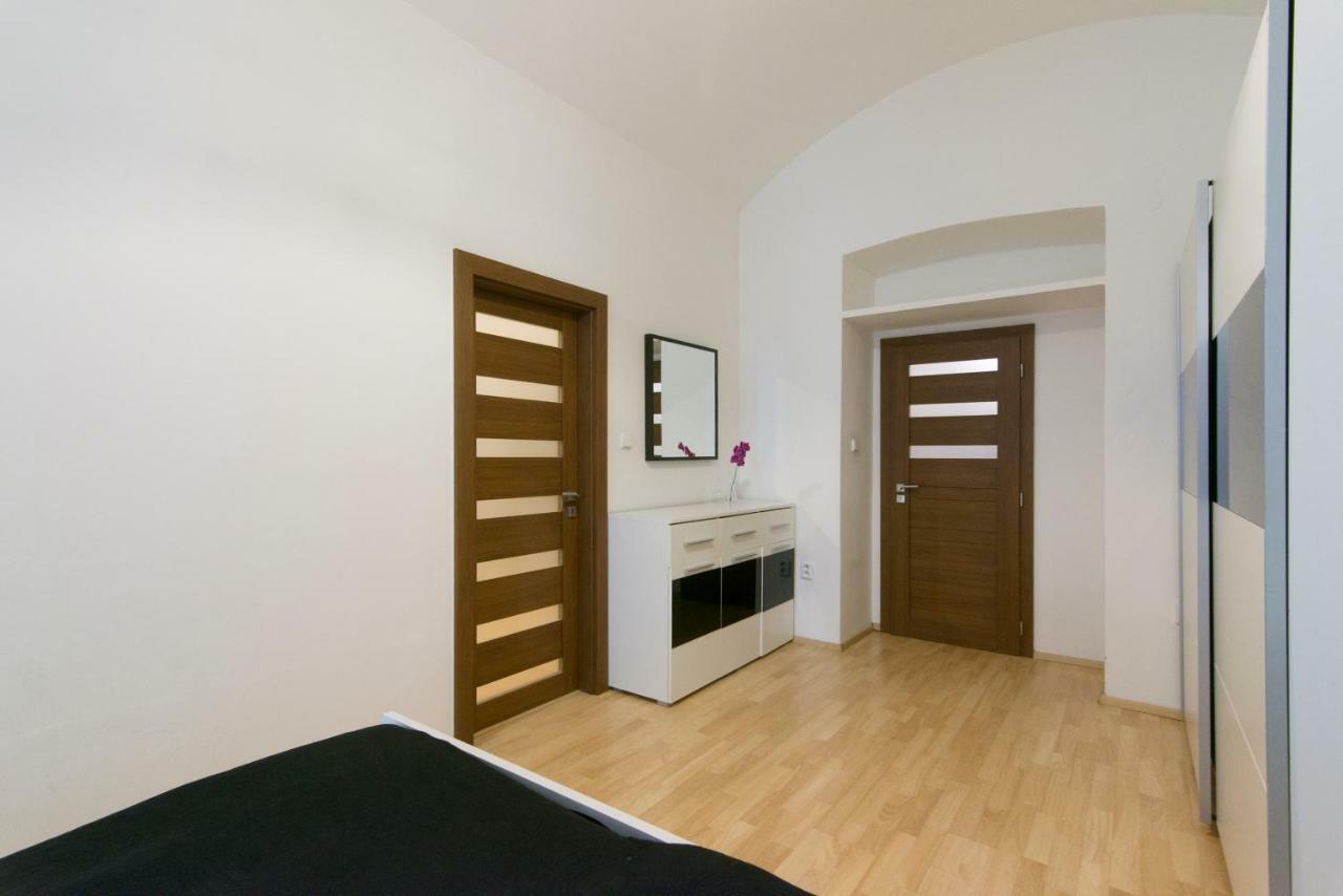 Spacious Apartment Near Wenceslas Square Prague Ngoại thất bức ảnh